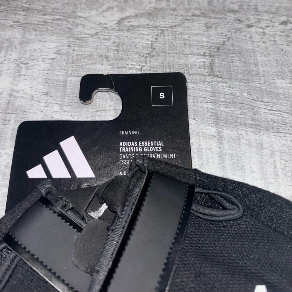 🌹NEW Adidas Essential Training Gloves
